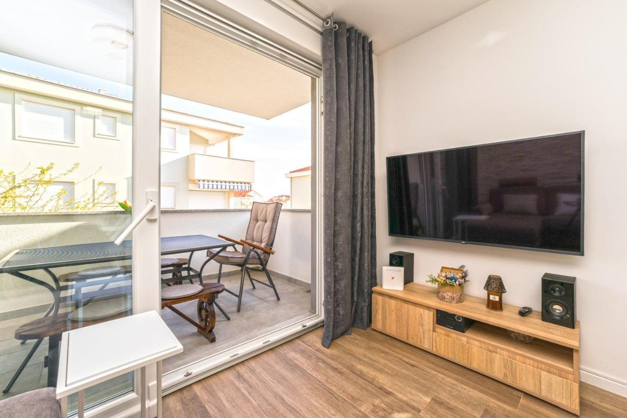 Relax Apartments Novalja Exterior photo
