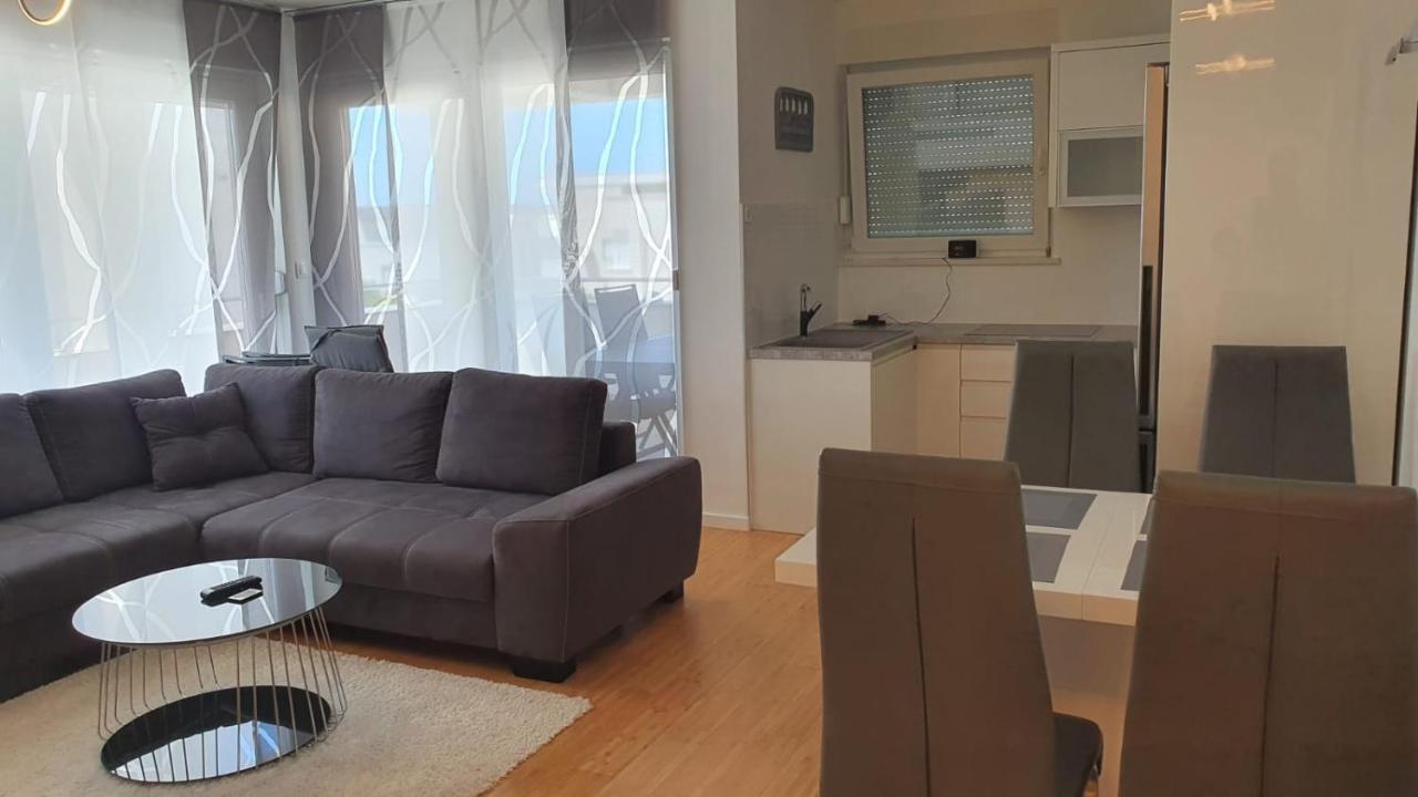 Relax Apartments Novalja Exterior photo